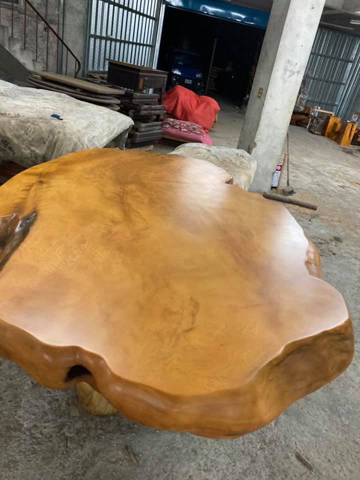台灣黃檜原木桌～最長7尺3*最寬4尺8*高2尺3～漂亮大器