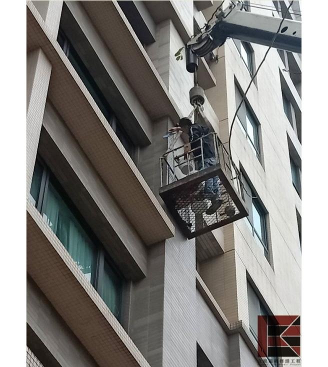 新竹大樓外牆磁磚脫落修補