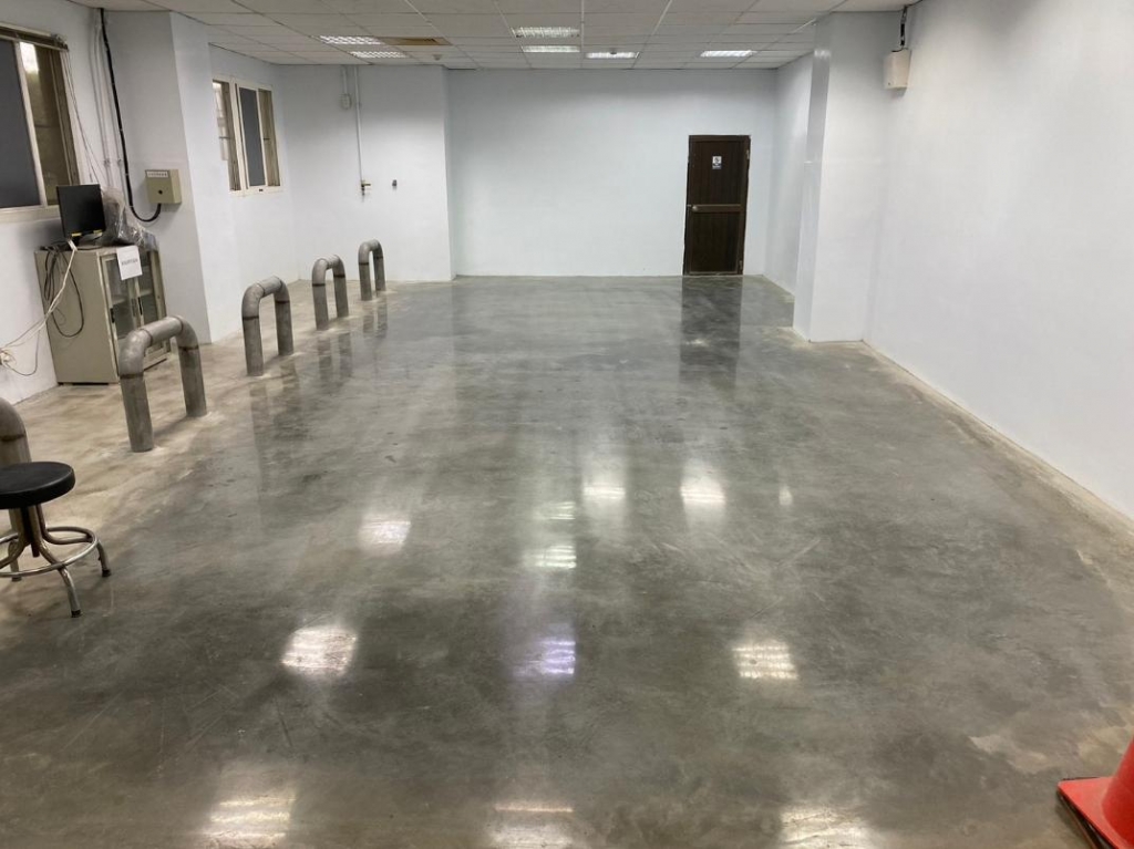 新北物流倉儲epoxy環氧樹脂硬化地坪滾塗面施工
