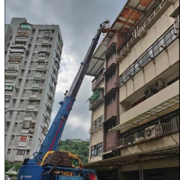 苗栗外牆遮雨棚修補-