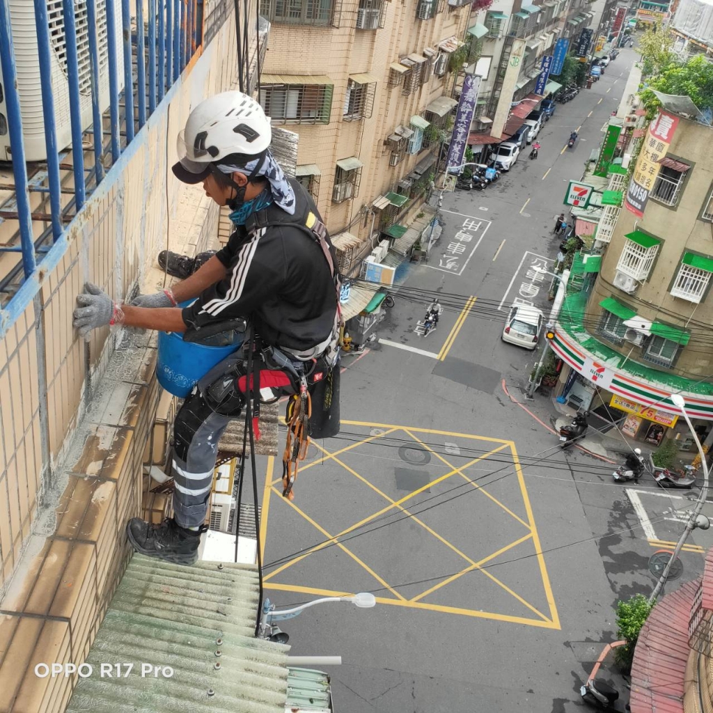 新北板橋外牆磁磚脫離.拆除 (環氧樹脂砂槳 修復補強 防水施工)