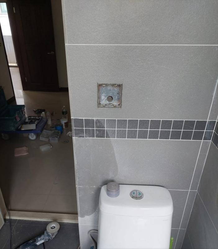 台北市浴室壁磚孔洞破損修補美容-鴻杰