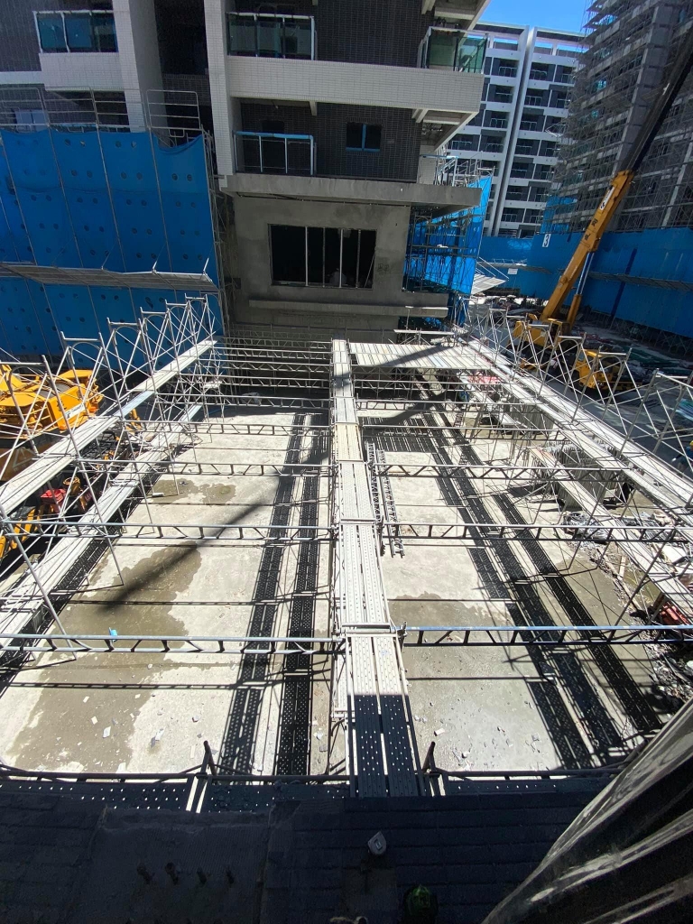 內湖｜安裝鋼樑、鋼梯、樓層板 鋼骨結構