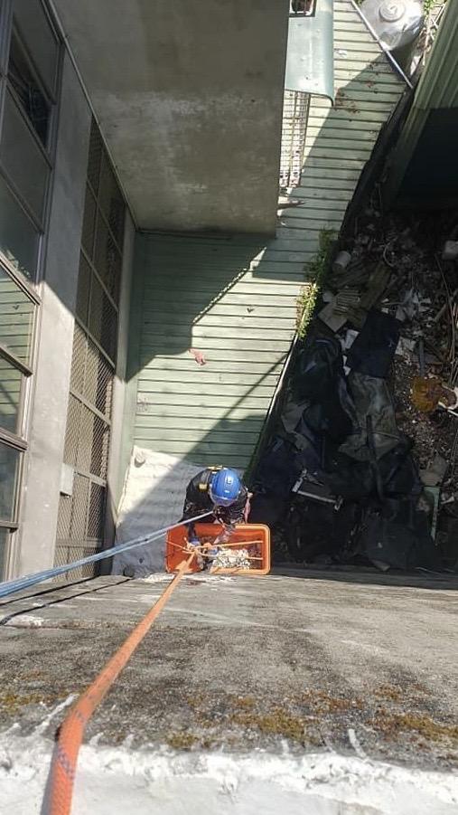 【新北公寓牆面脫落工程】樹林區公寓牆面石塊脫落  鋼筋裸露