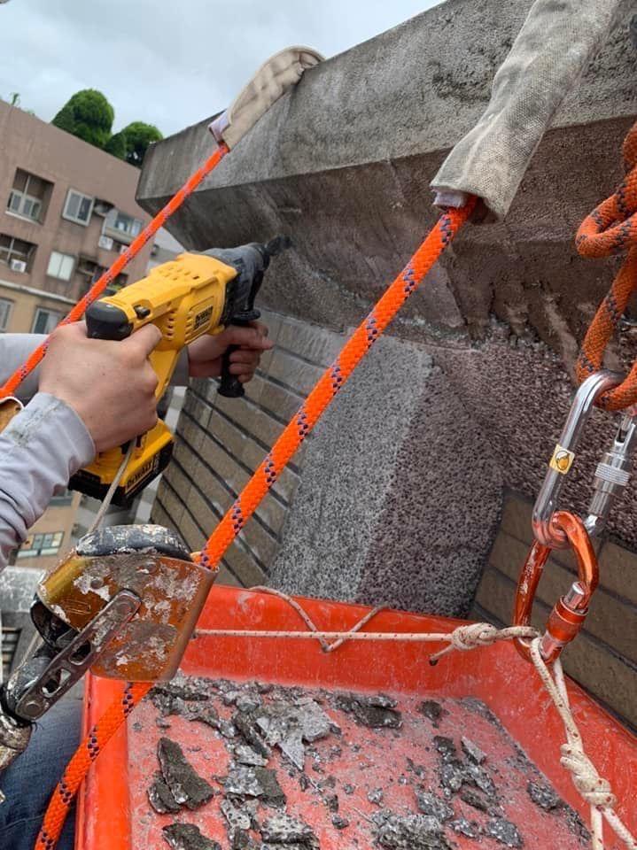 【新北外牆磁磚剝落處理】板橋區社區大樓外牆抿石剝落