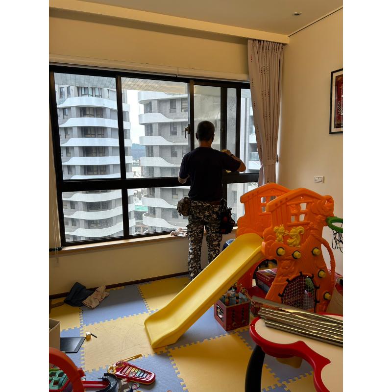 竹北大樓隱私隔熱紙安
