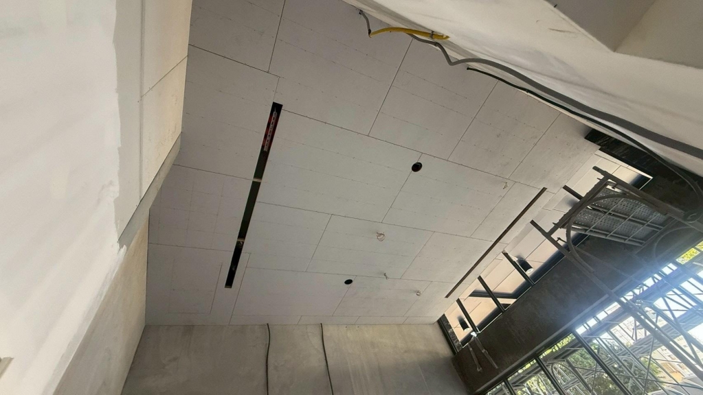 【梅川東路】-天花板