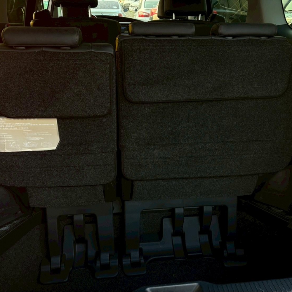 2018款Toyota Previa 2.4豪華版