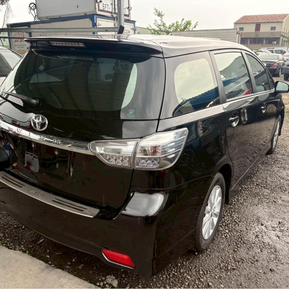 2016 Toyota Wish 2.0