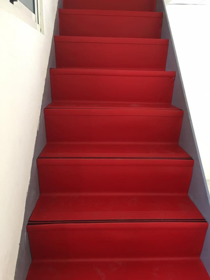  樓梯止滑板