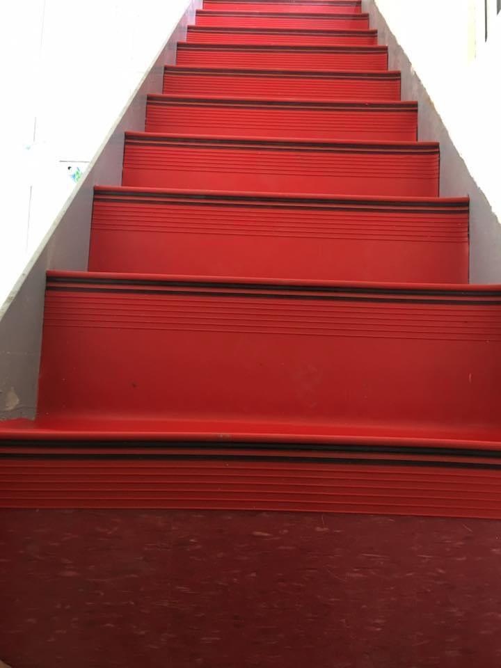  樓梯止滑板