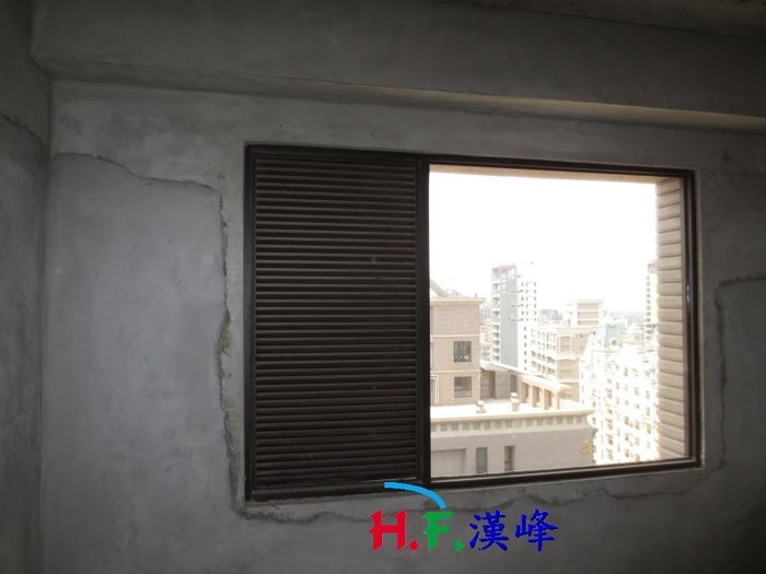 HF漢峰 窗04 活動百葉窗 林口高峯會 改善機房通風 防颱 防濺雨水