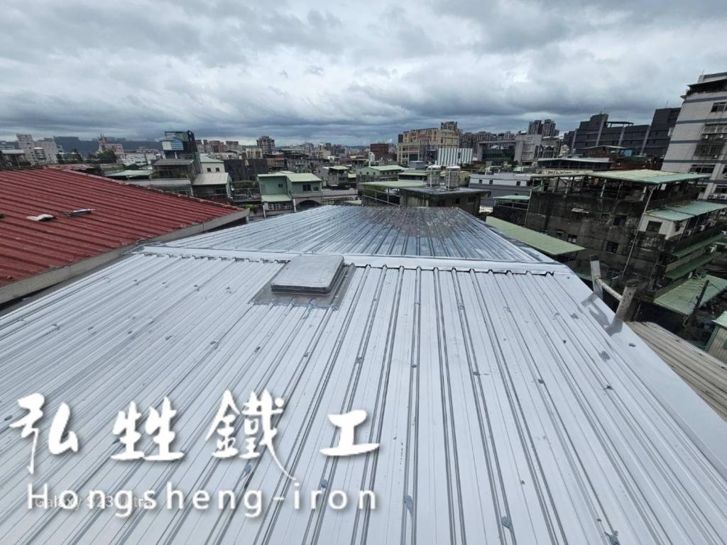 更換白鐵(三明治0.5)含粉刷鍍鋅粉底漆骨架