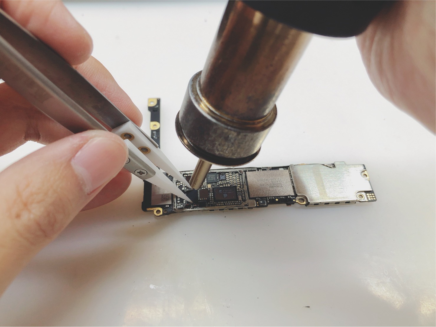 主機板維修-台中iphone維修推薦 主機板維修-台中iphone維修推薦