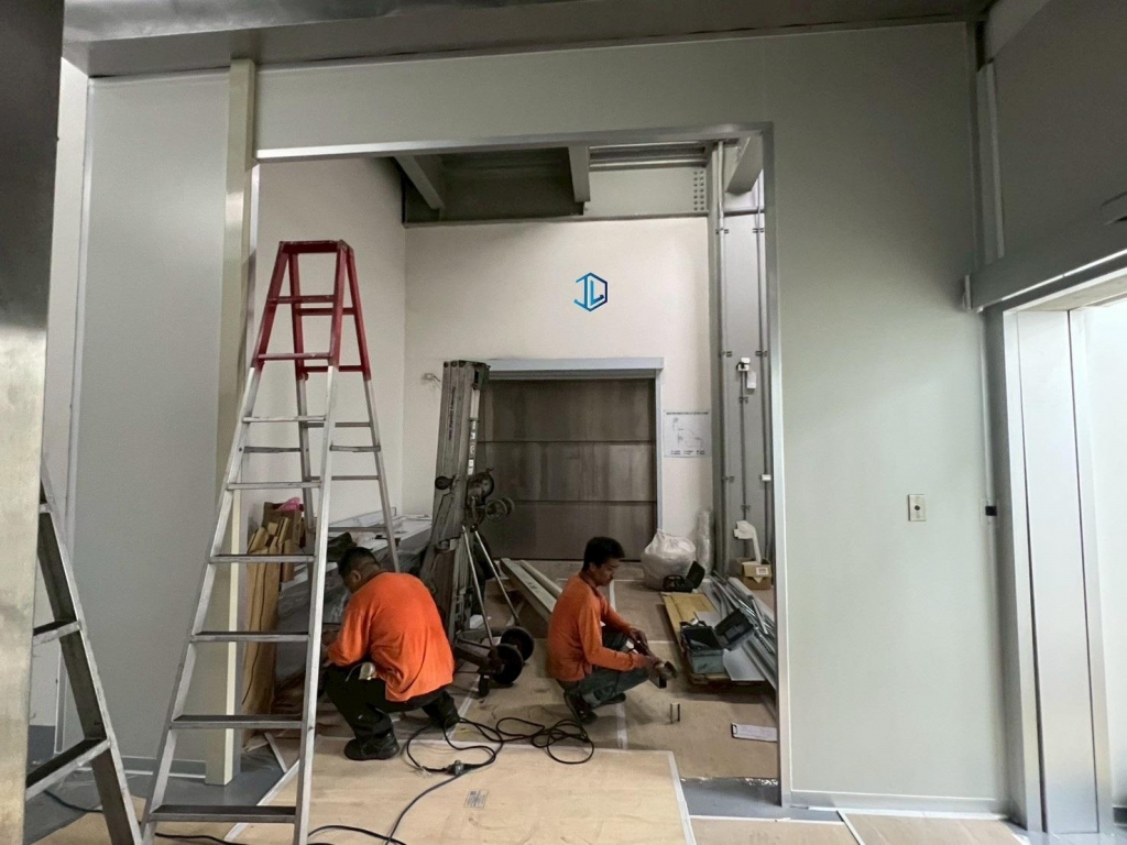 庫板+統包/PVC捲門施工前