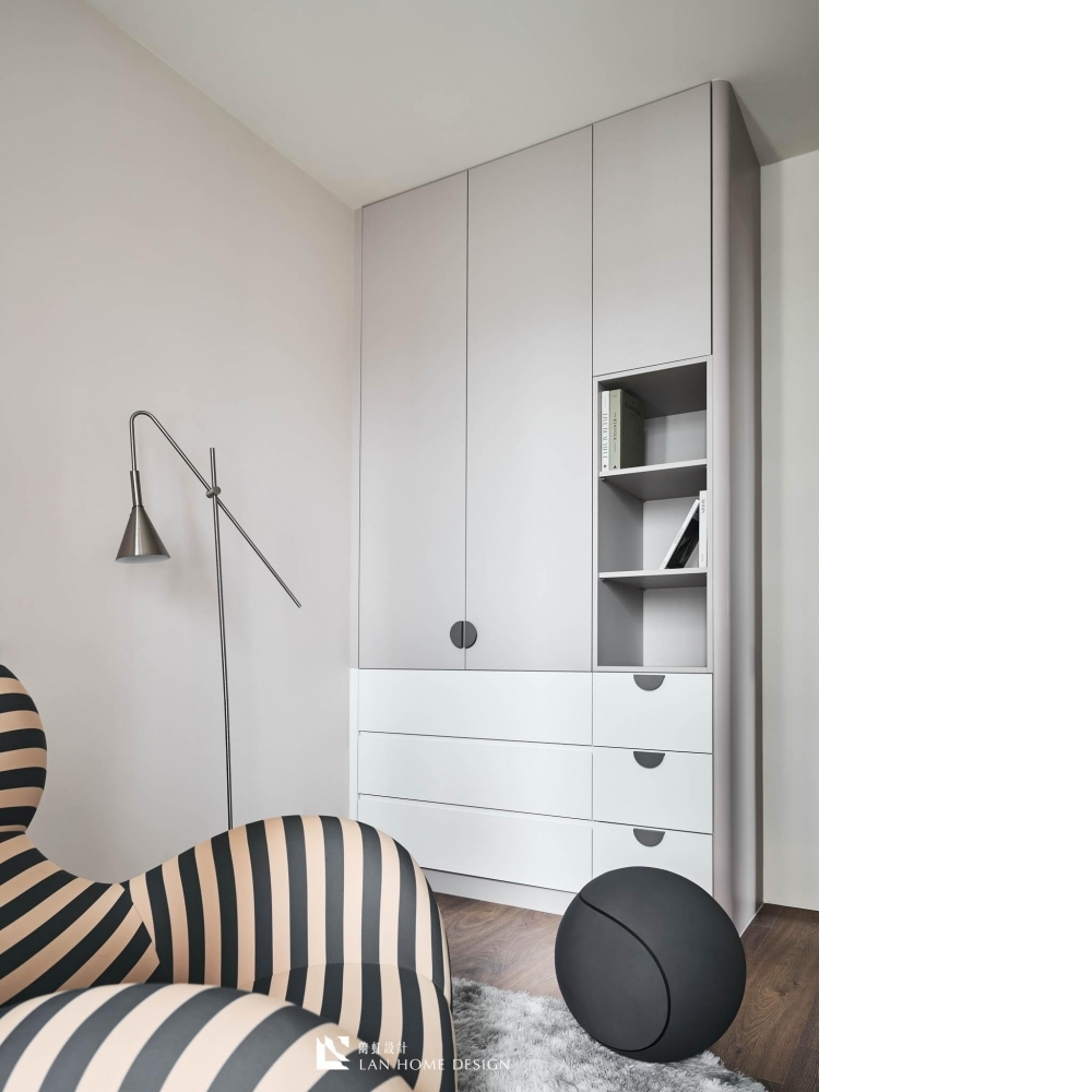 L RESIDENCE