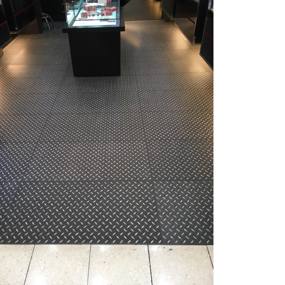 黑鋼金屬鐵板紋,機車行塑膠地磚塑膠地板45cmx90cm3.0m/m
