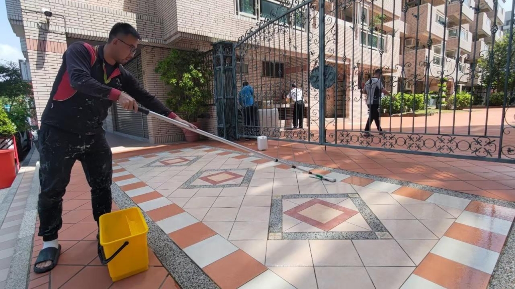 公共場域防滑施工