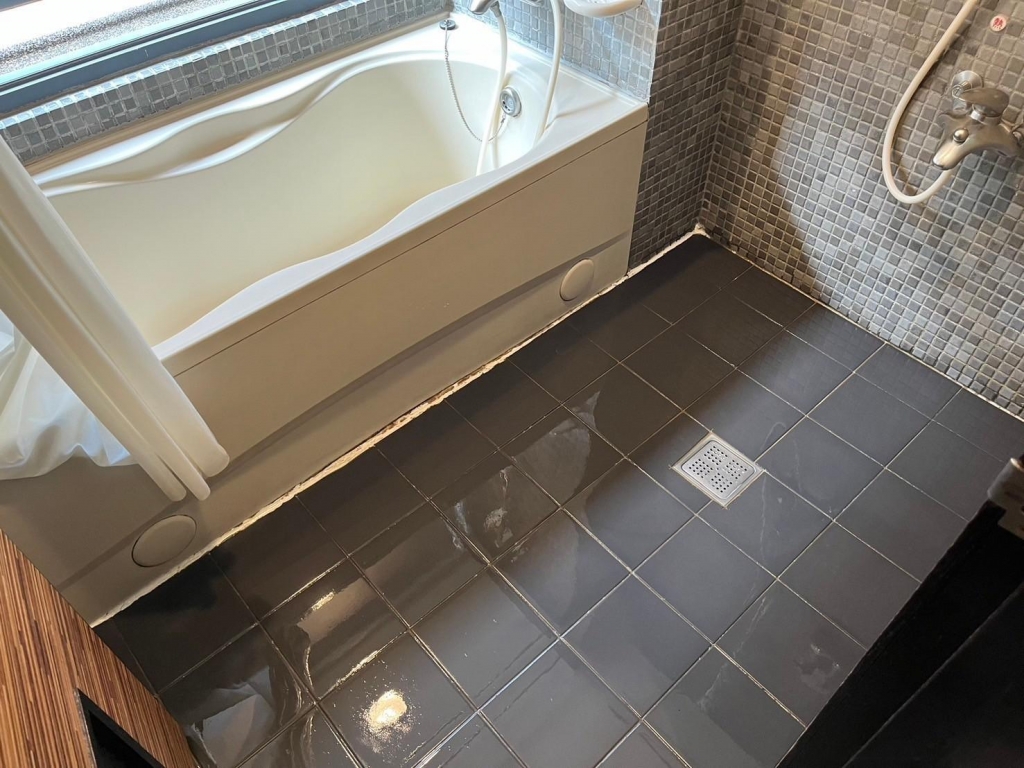 柳營尖山碑渡假村客房浴室防滑