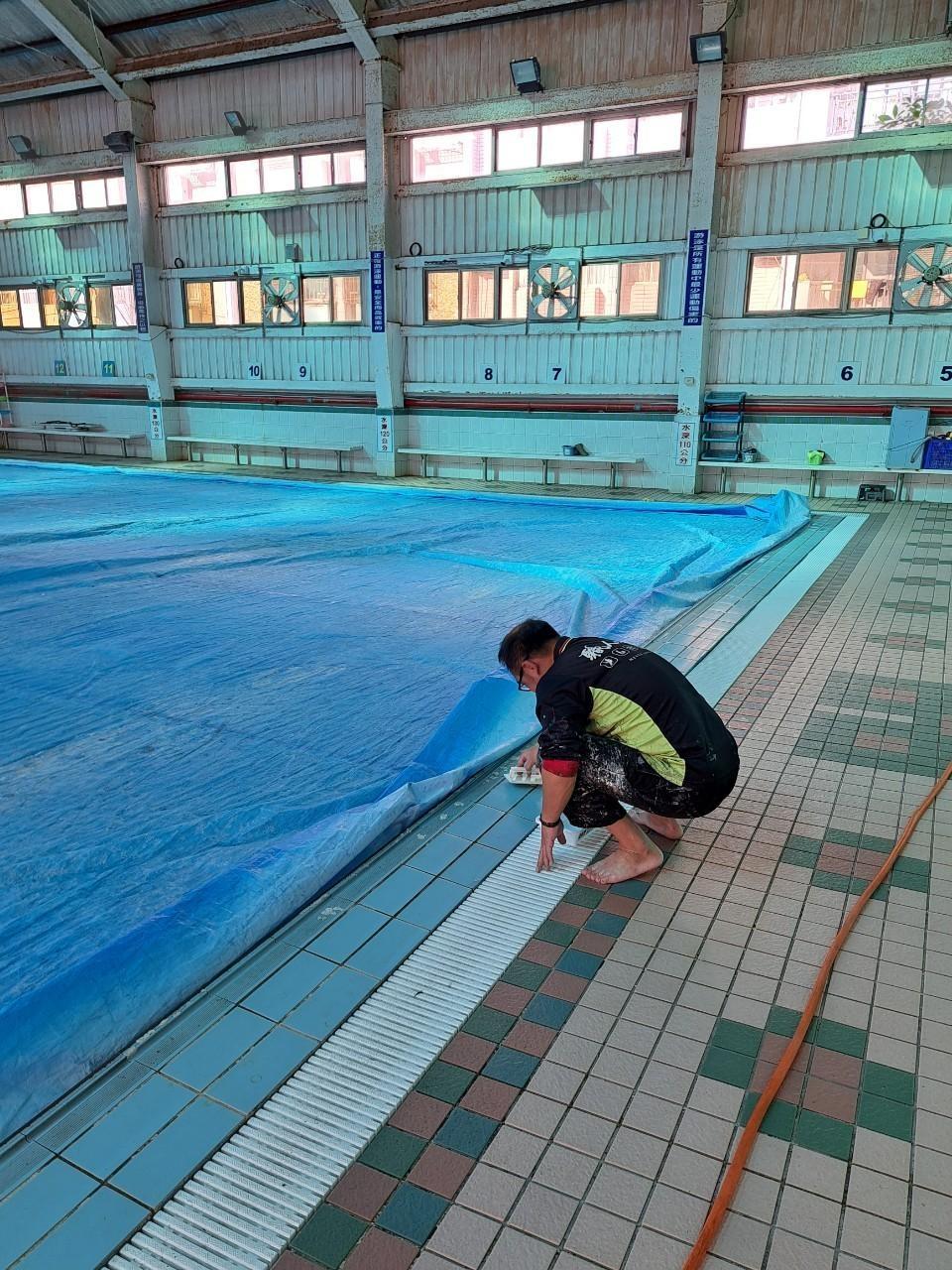 高雄海星游泳學校／防滑施工