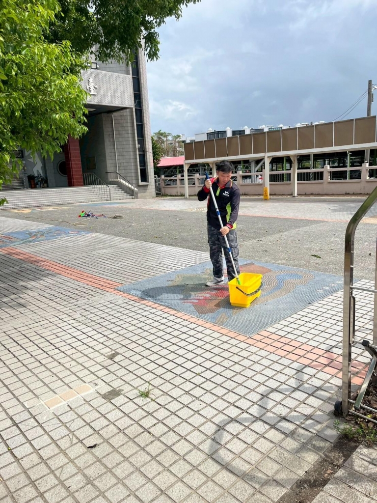 安定圖書館／防滑施工
