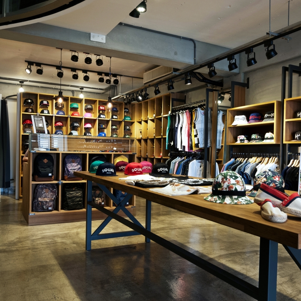 台南SQUAD旗艦店-水泥混搭 美式工業風