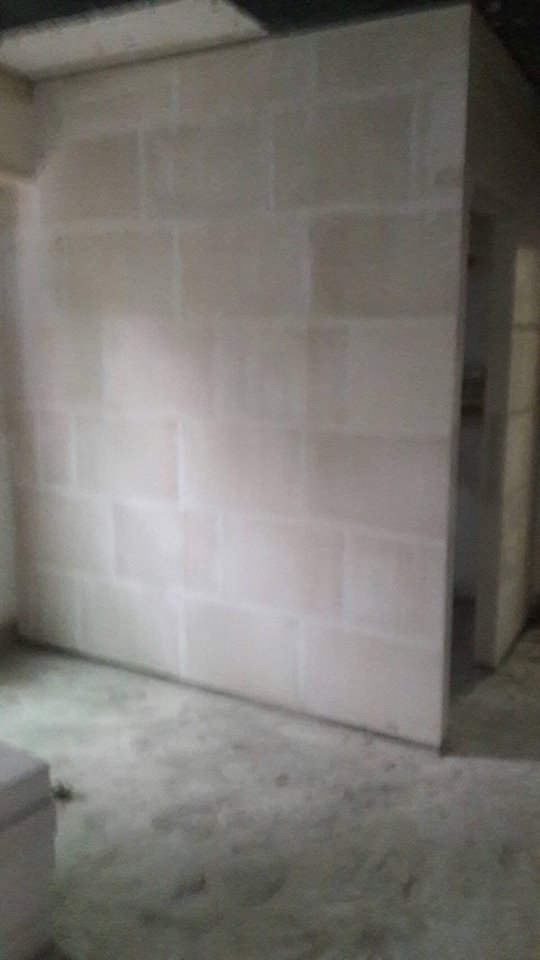 12樓建案石膏磚隔間牆施工