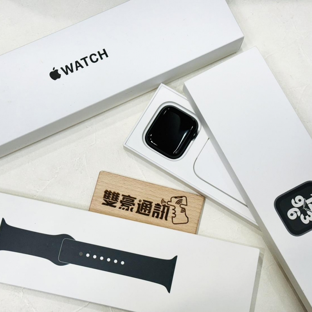 Apple Watch SE1 44mm GPS 黑 電池96％ 有盒裝 有配件