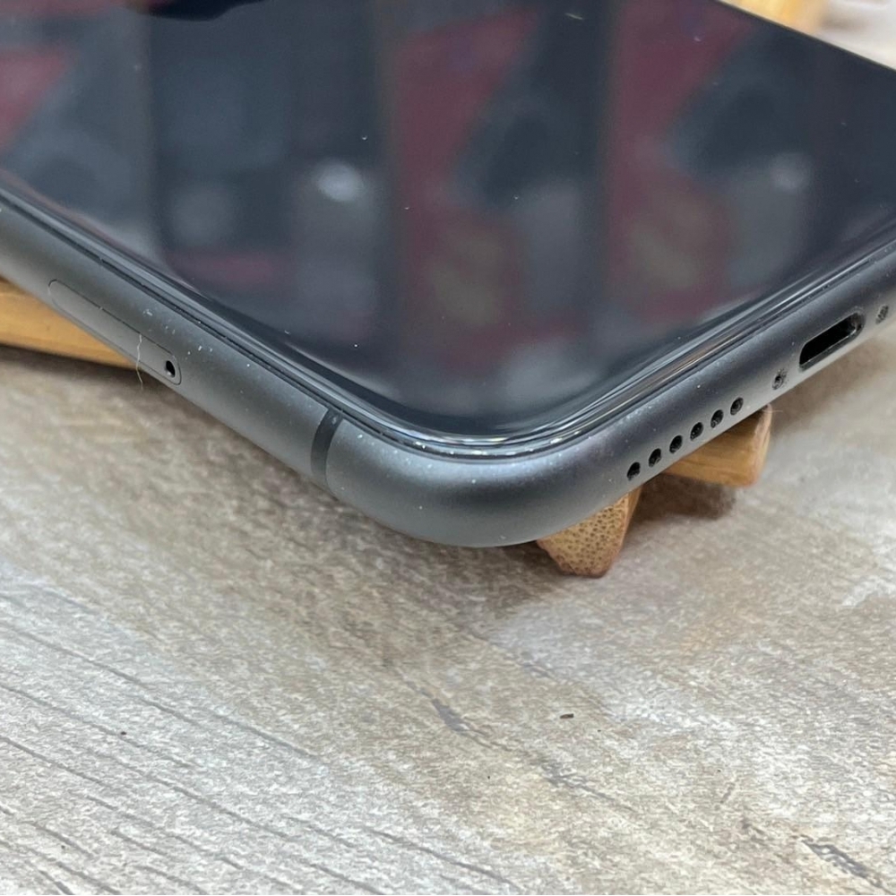 iPhone 11 64g 黑 電池76%  有盒裝有配件 