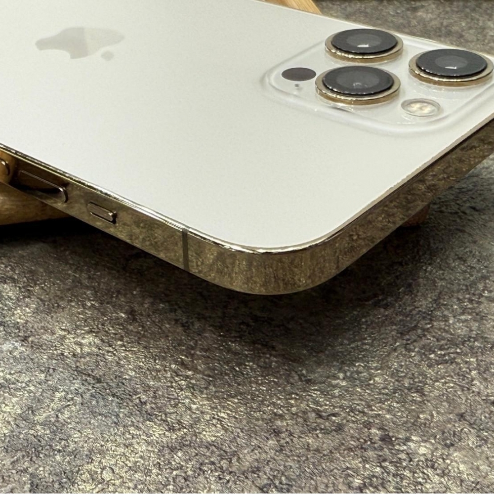 iPhone 12 PRO MAX 256g 金 換過副廠有健康度電池100% 副廠螢幕 換過原廠相