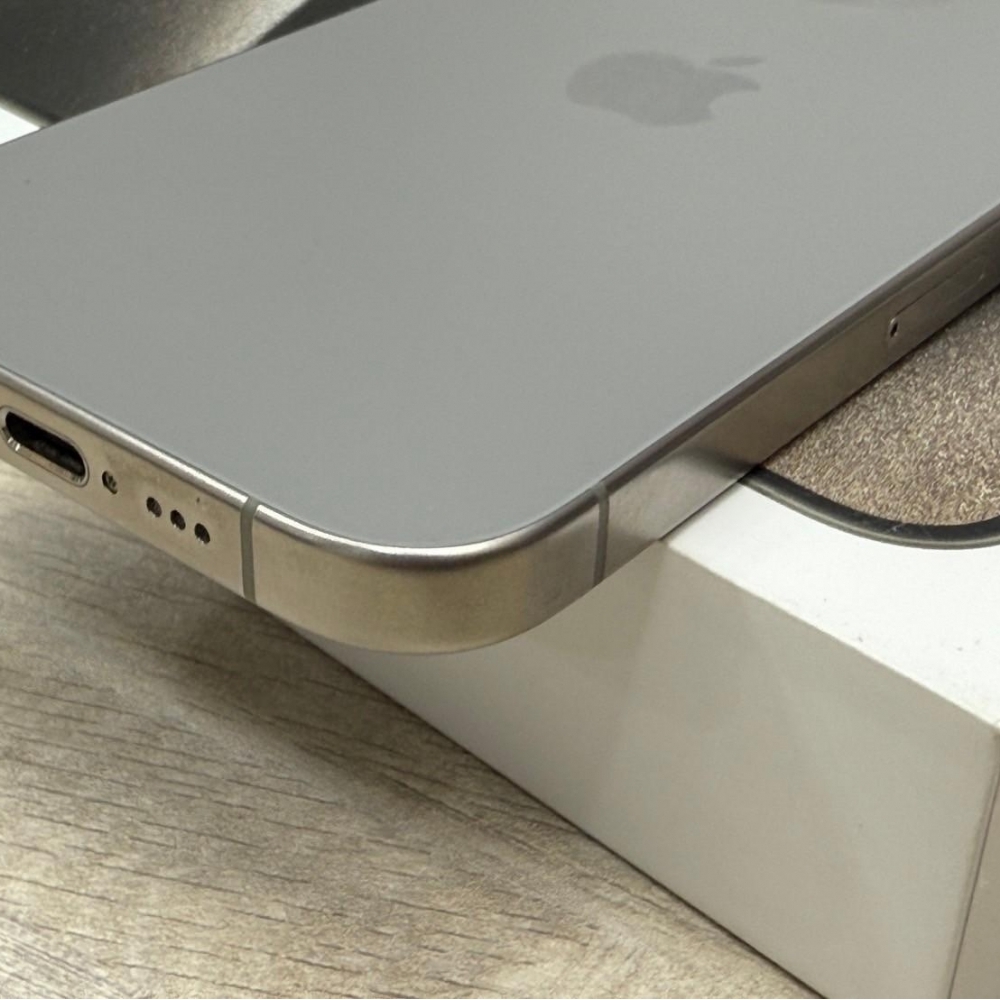iPhone 15 Pro 256g 鈦 電池91% 有盒裝有配件