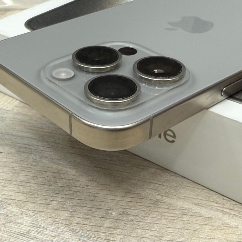 iPhone 15 Pro 256g 鈦 電池91% 有盒裝有配件