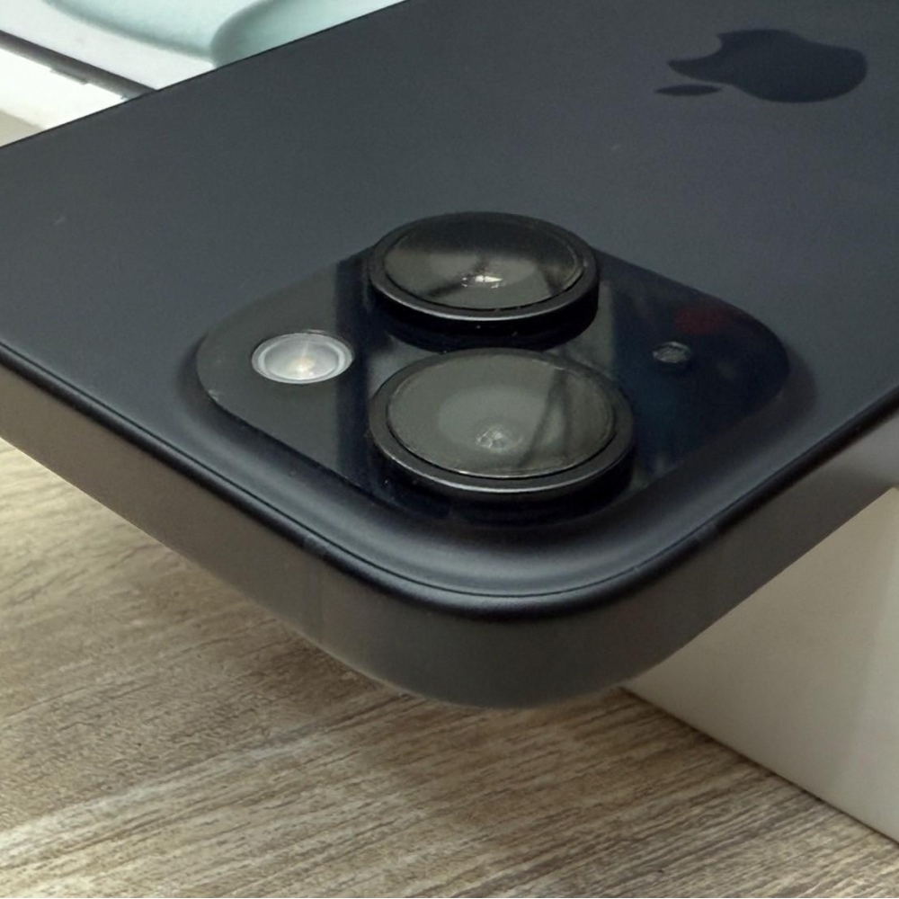 iPhone 15 128g 黑 電池100% 循環89 保固到2025/11/11 有盒裝有配件