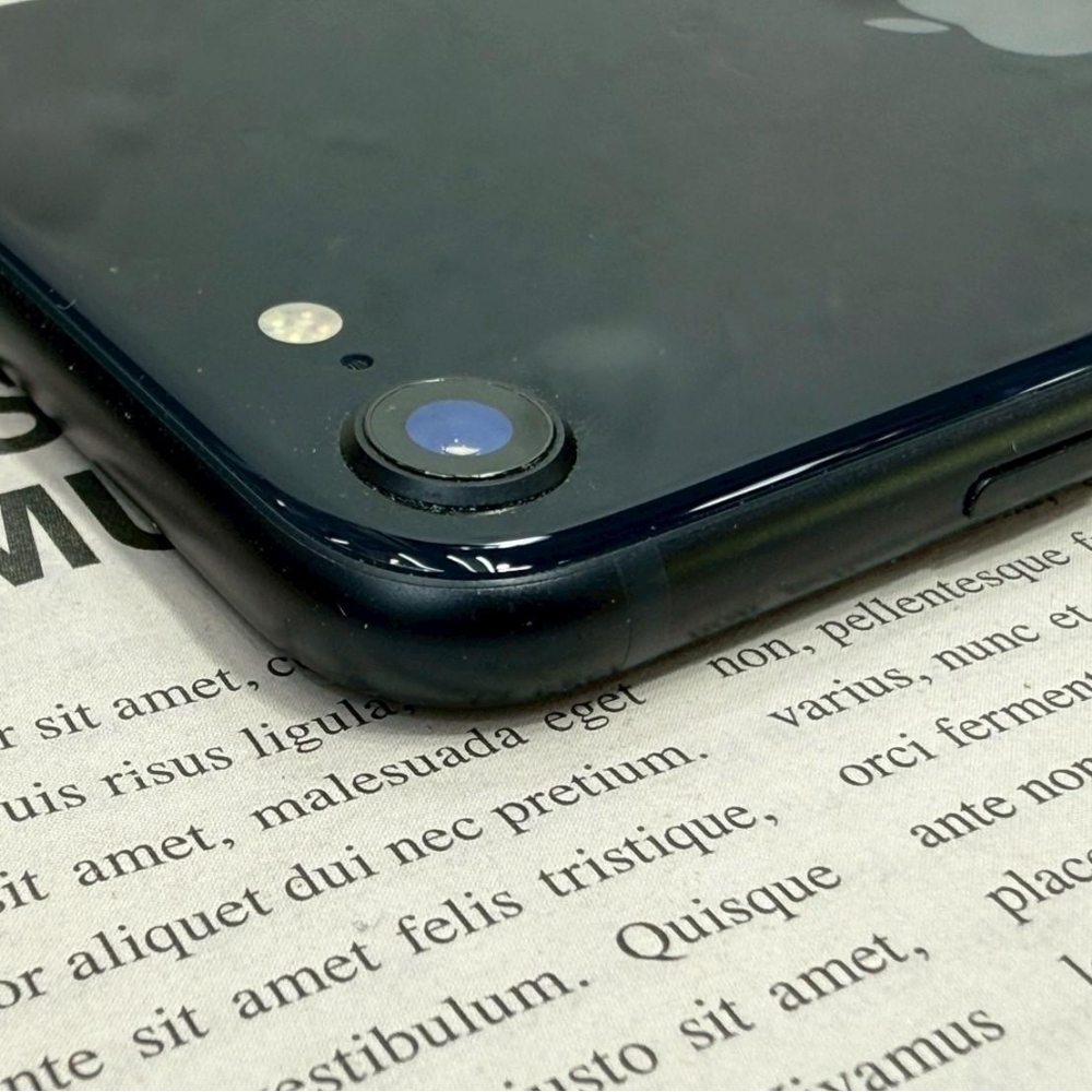 iPhone SE3 128G 黑 電池94% 無盒裝有配件