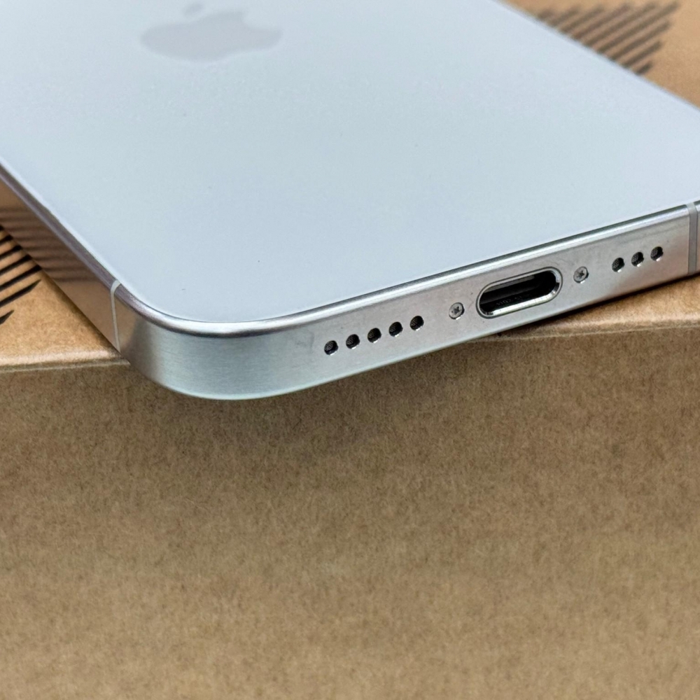 iPhone 15 pro 128g 白 電池87% 無盒裝有配件