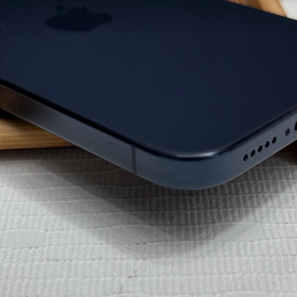 iPhone 15 Pro 256g 藍 電池88% 背板破 有盒裝有配件