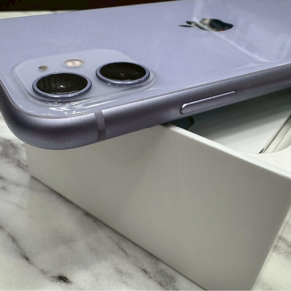 iPhone 11 64g紫 電池71%(稀有版本15.6.1)  有盒裝有配件