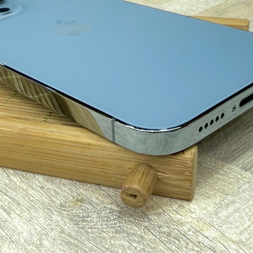 iPhone 13 pro 256g 藍 電池100% 全機無傷 無盒裝有配件