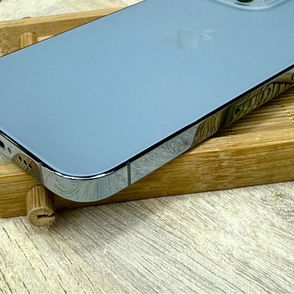 iPhone 13 pro 256g 藍 電池100% 全機無傷 無盒裝有配件