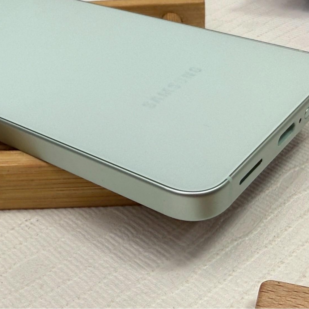 SAMSUNG Galaxy S25 (12+512G) 綠 保固到2026/01/06 無盒裝有配