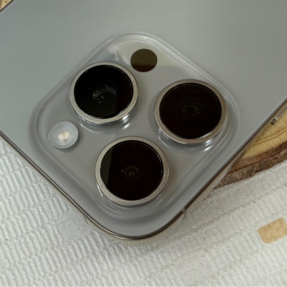 iPhone 16Pro512g 汰色 電池95% 保固到10月 14 一角小傷 有盒裝有配件