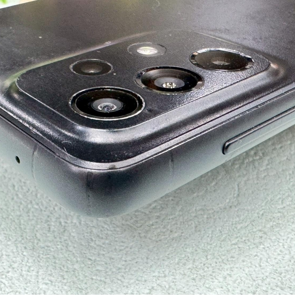 SAMSUNG Galaxy A33  (6+128G) 贈玻璃貼(有使用痕跡） 無盒裝有配件