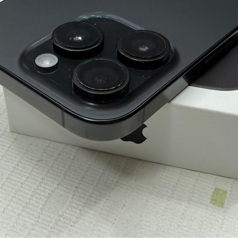 iPhone 16 Pro 128g 黑 電池95% 有盒裝有配件