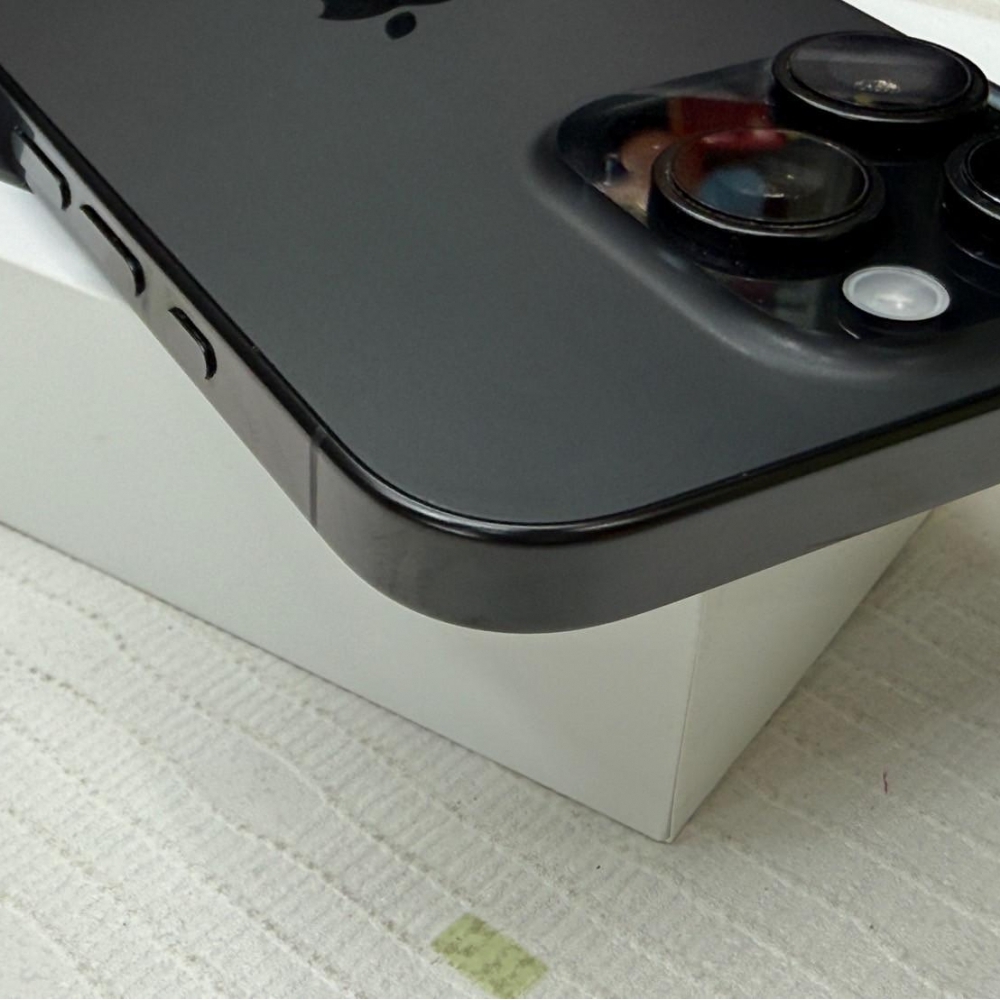 iPhone 16 Pro 128g 黑 電池95% 有盒裝有配件