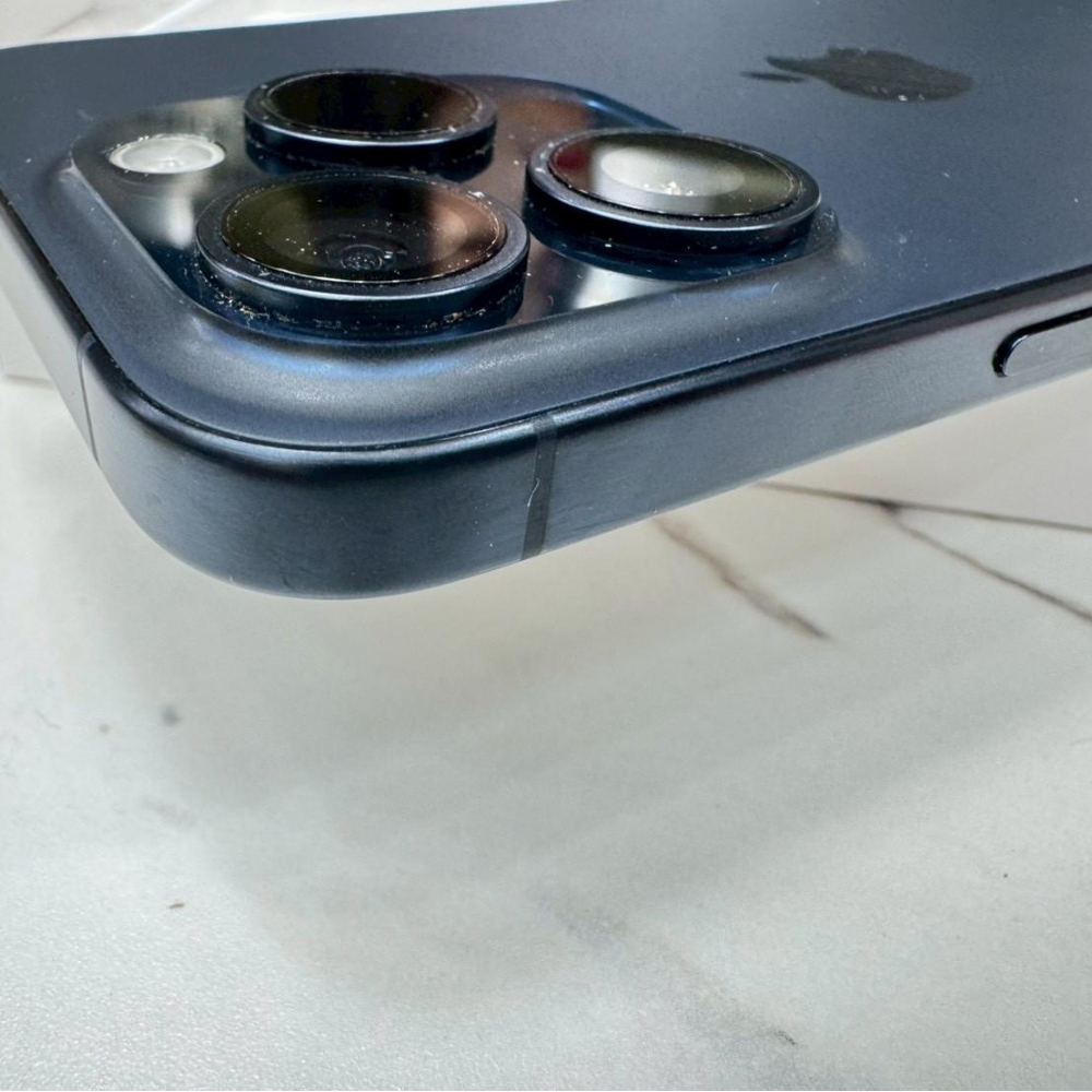 iPhone 15 Pro 256藍 電池87% 有盒裝有配件