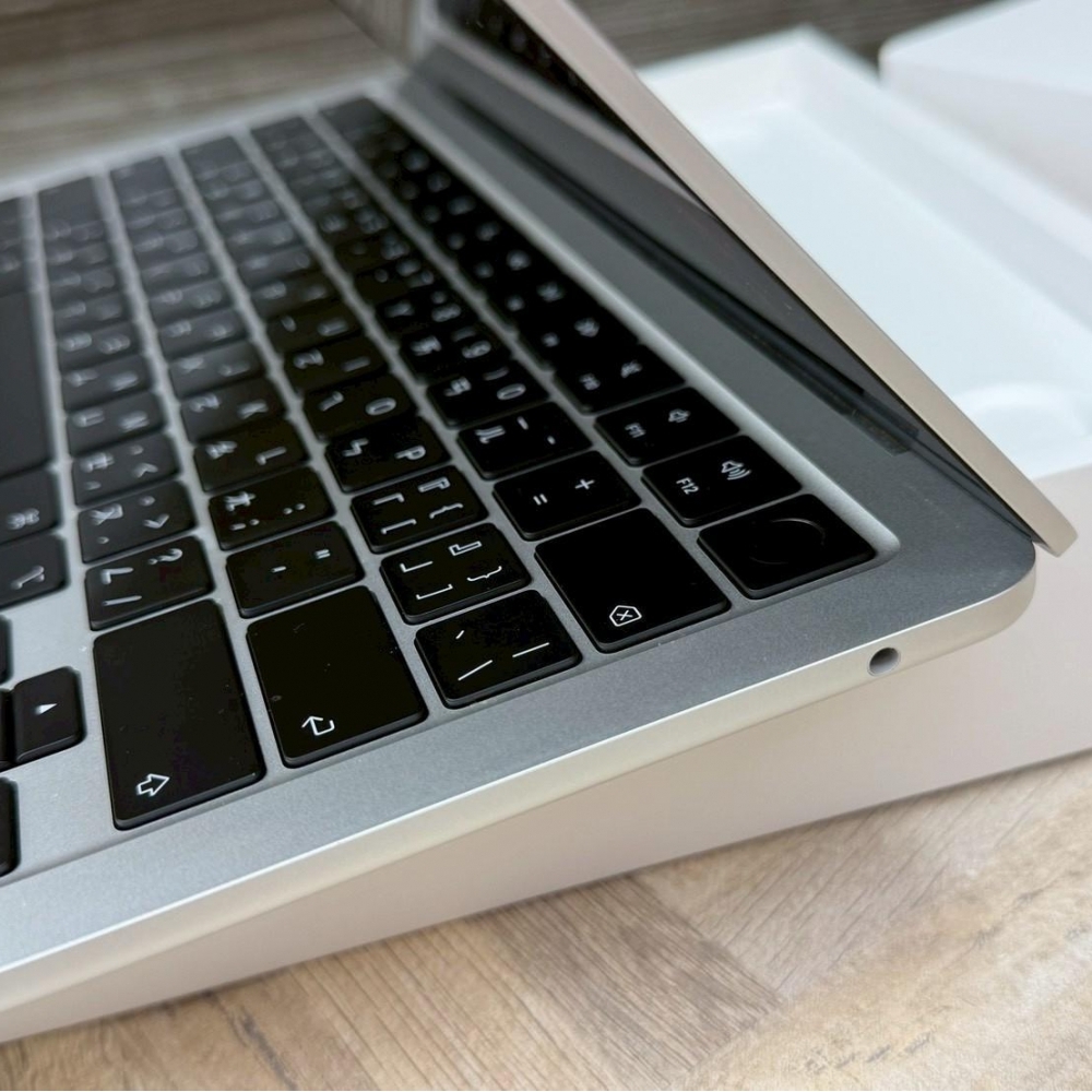 2025 MacBook Air 13吋 M4晶片 16GB/256GB SSD  循環13次