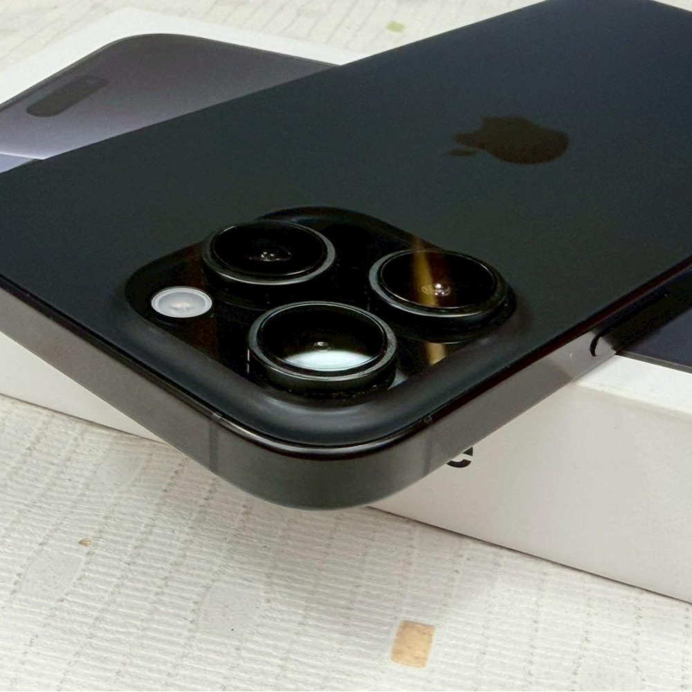 iPhone 16 pro max 512g 黑 電池93% 保固到2025/10/31 有盒裝有配