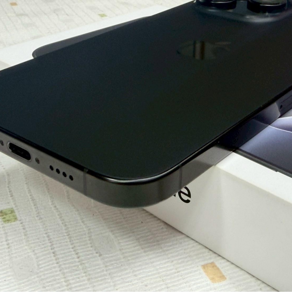 iPhone 16 pro max 512g 黑 電池93% 保固到2025/10/31 有盒裝有配