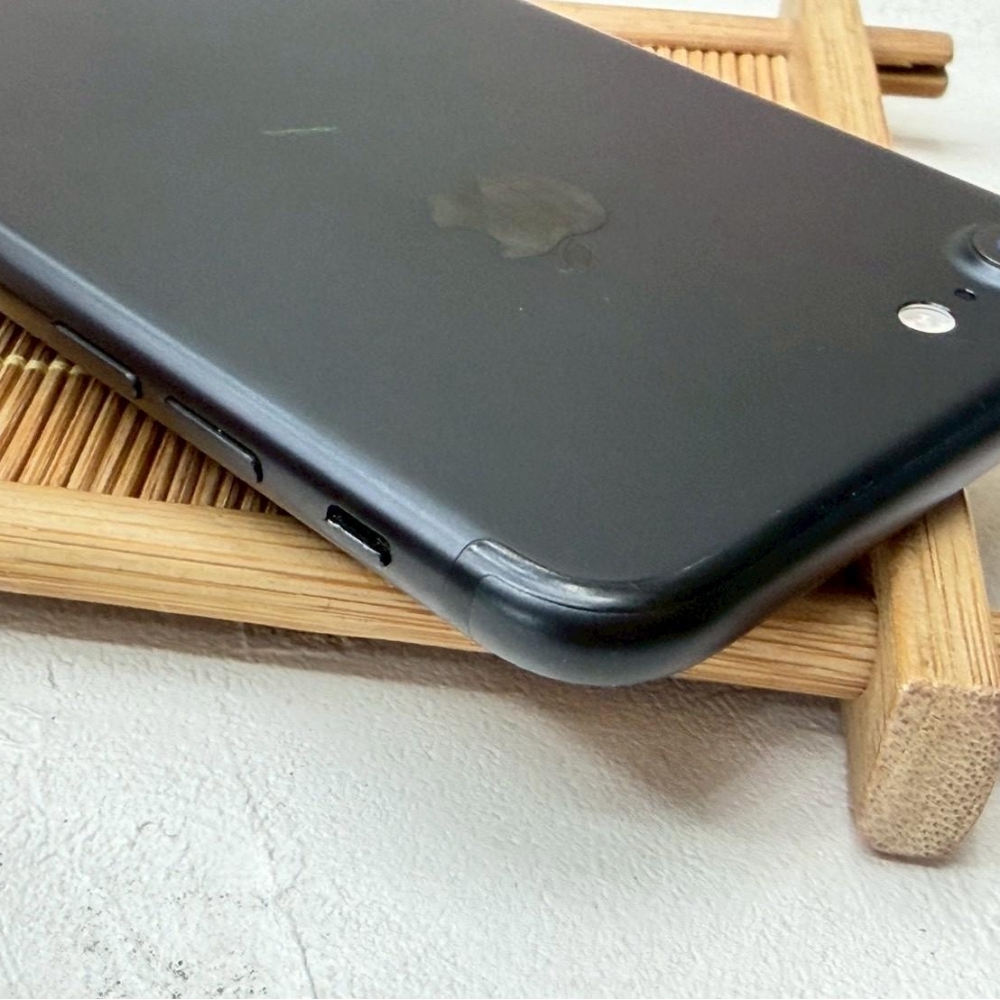 iPhone 7 128G 黑 電池84% 無盒裝有配件