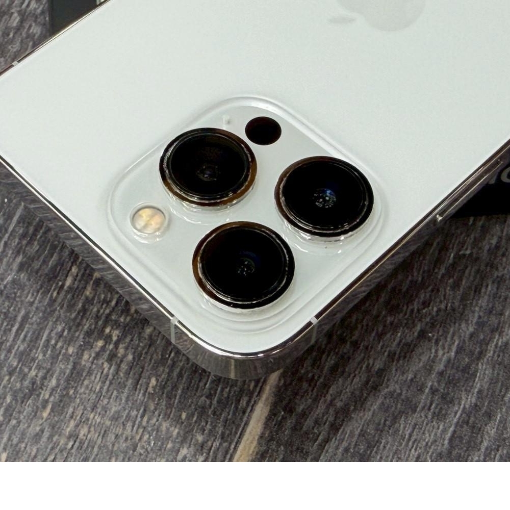 iPhone 13 pro 256g 白 電池79% 有盒裝有配件